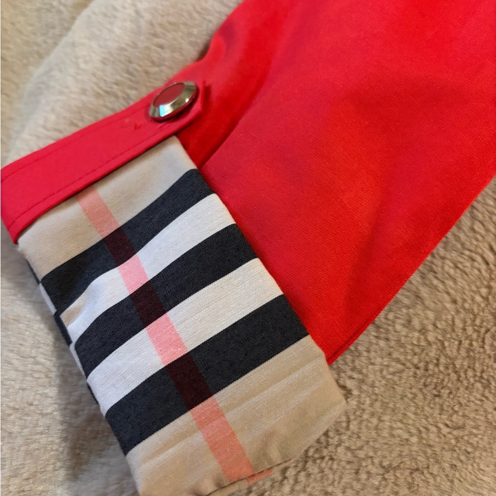 Red Novacheck trench coat with pleats and removable hood 6X - Picture 5 of 7